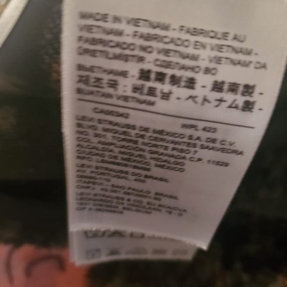 Levi's Camo Quarter Zip Pullover - Picture 10 of 11